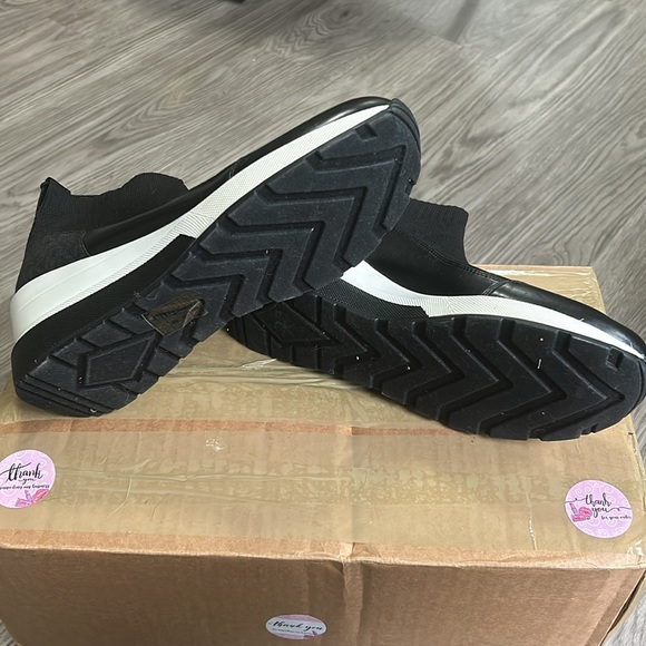 Michael Kors booties - Picture 2 of 4